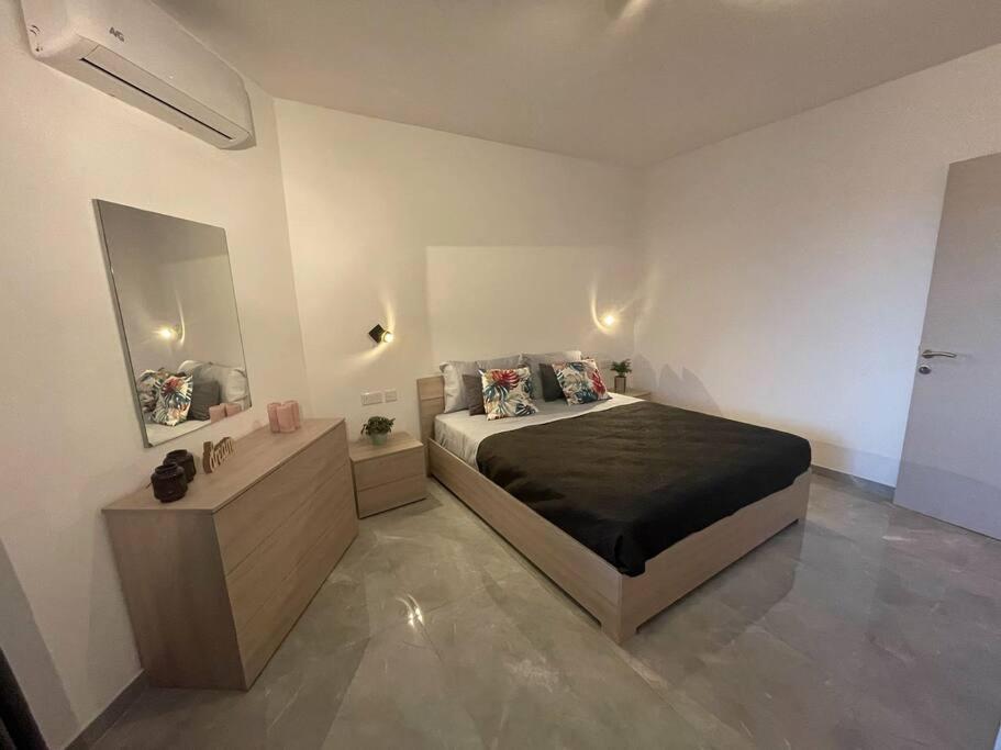 Modern 1 Bedroom Apartment 400M Away From The Sea St. Paul's Bay Exterior foto